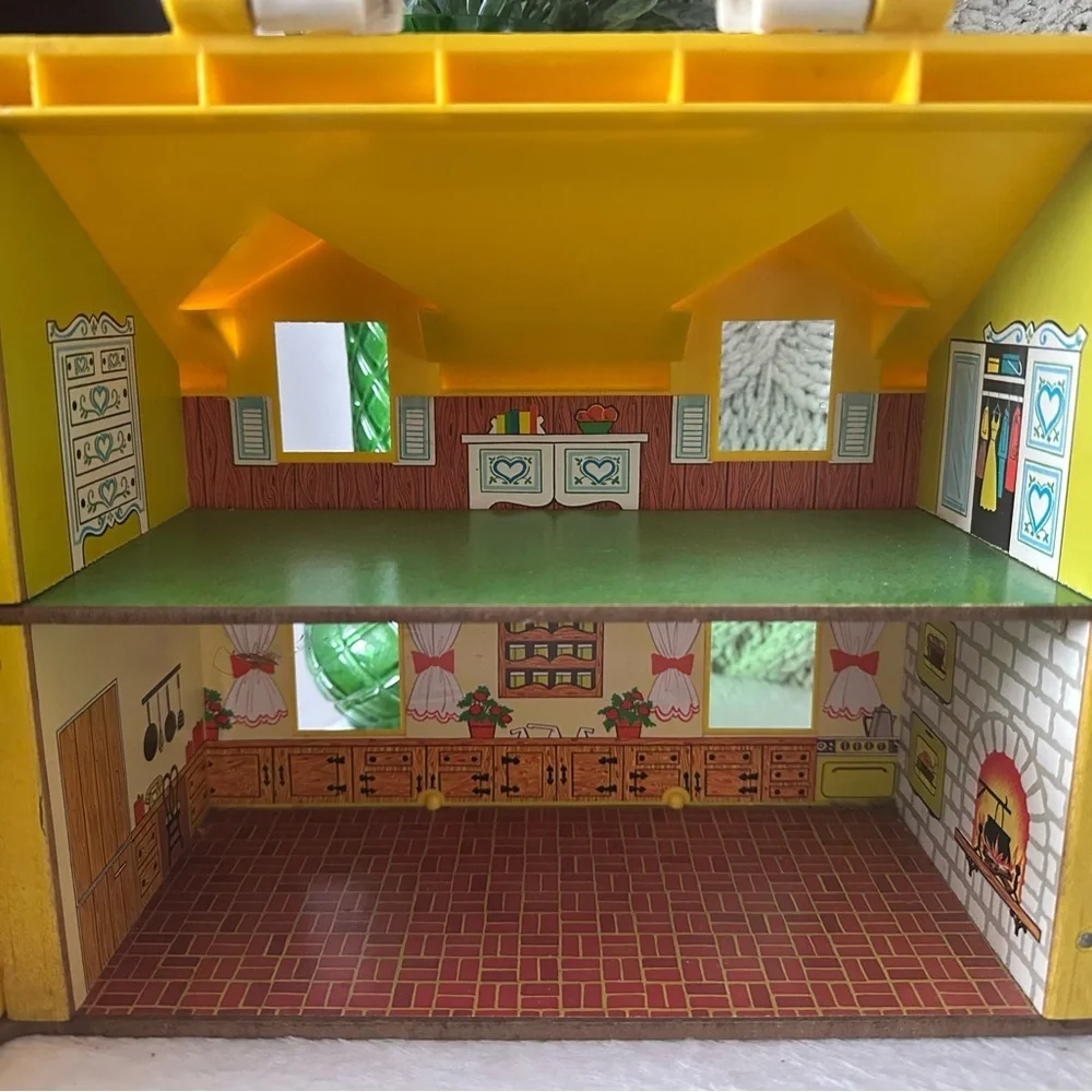 Vintage 1969 Fisher Price Little People Playhouse